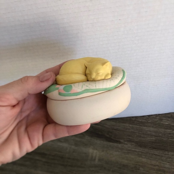 Vtg Hallmark Sleeping Cat Trinket Box - Picture 12 of 15